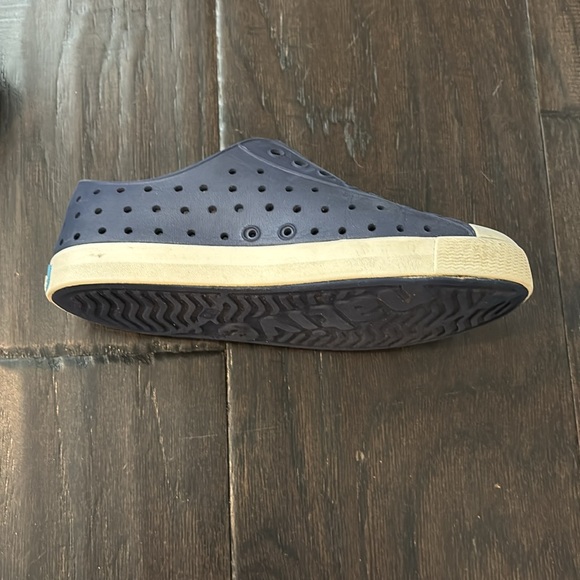 Native-Previously loved(size 1) navy blue - Picture 7 of 9